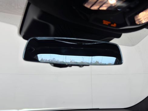 New 2026 BMW 550e xDrive image 22