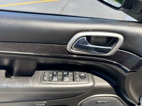 Used 2018 Jeep Grand Cherokee High Altitude AWD/4WD image 13