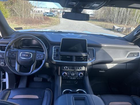 Used 2022 GMC Yukon AT4 AWD/4WD image 19