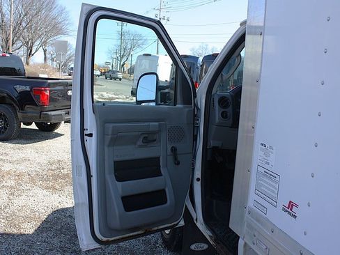 Used 2013 Ford E-350 and Econoline 350 Super Duty image 10