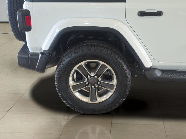 Used 2019 Jeep Wrangler Unlimited Sahara AWD/4WD image 30