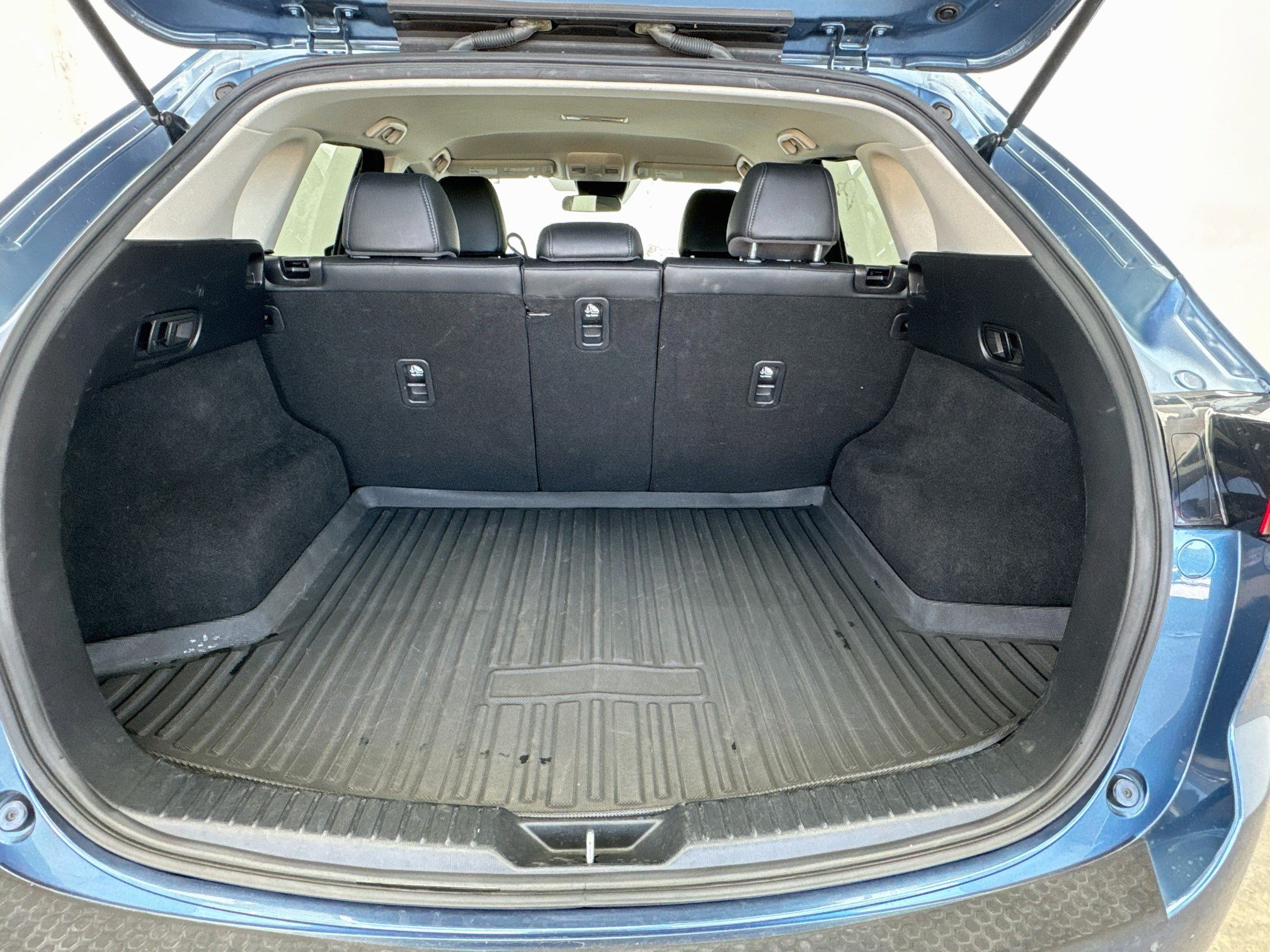 Used 2021 MAZDA CX-5 Touring FWD image 17