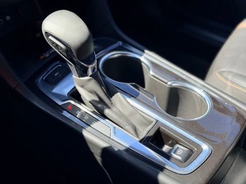 Certified 2022 Chevrolet Equinox Premier image 17