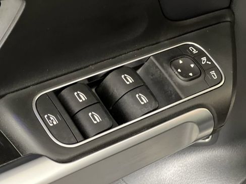 Used 2021 Mercedes-Benz GLB 250 image 14