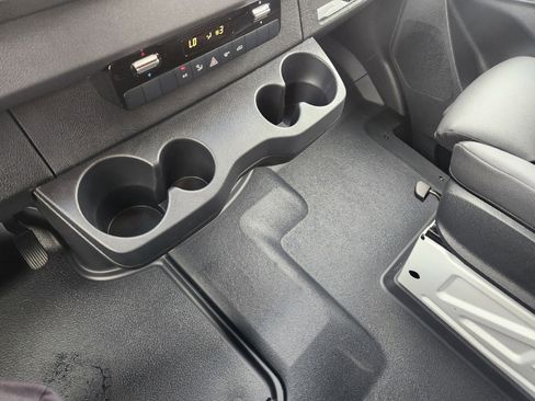 Used 2024 Mercedes-Benz Sprinter 144 Cargo image 17