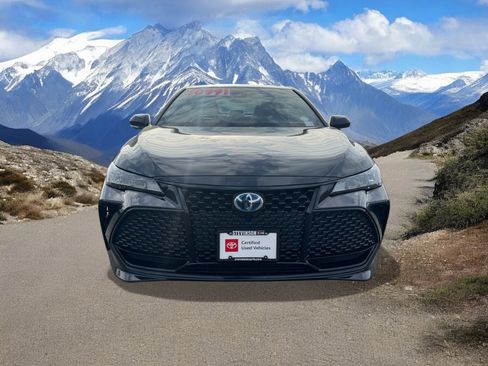 Used 2022 Toyota Avalon XSE image 8
