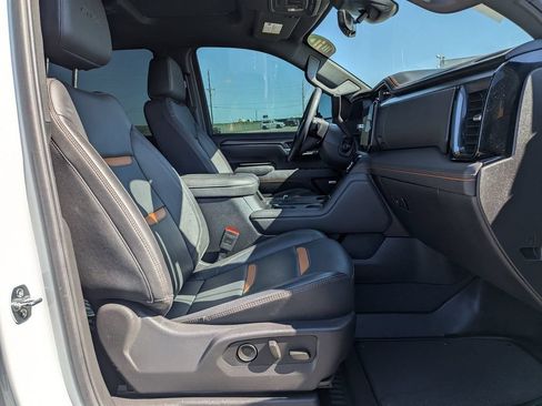 Used 2025 GMC Sierra 3500 AT4 w/ AT4 Premium Plus Package AWD/4WD image 22