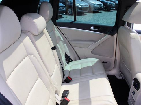 Used 2014 Volkswagen Tiguan R-Line FWD image 18