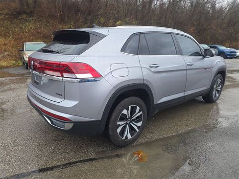 Used 2024 Volkswagen Atlas Cross Sport SE image 4