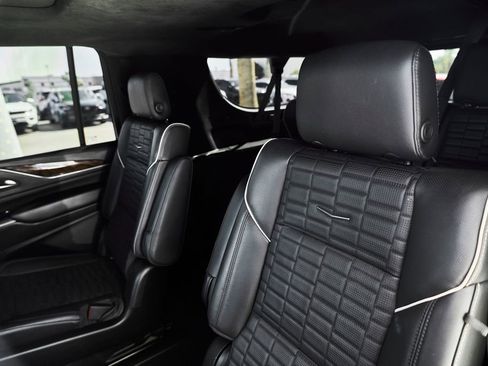 Used 2021 Cadillac Escalade ESV Sport Platinum w/ LPO, ONYX Package AWD/4WD image 45