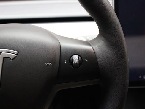 Used 2023 Tesla Model Y Performance image 35