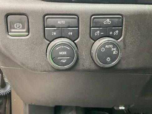 Used 2023 Chevrolet Silverado 1500 LT image 32