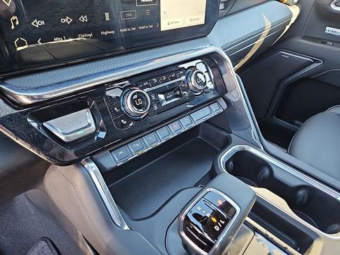 Used 2025 GMC Sierra 1500 Denali w/ Denali Reserve Package image 17