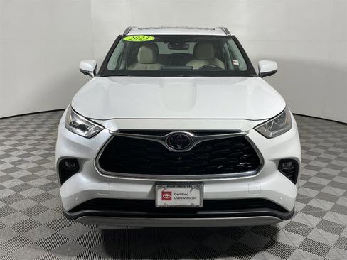 Used 2023 Toyota Highlander Platinum AWD/4WD image 2