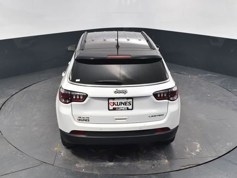 Used 2025 Jeep Compass Limited image 41