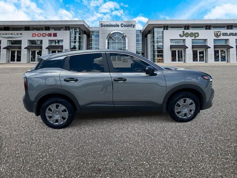 Used 2025 Nissan Kicks S FWD image 9