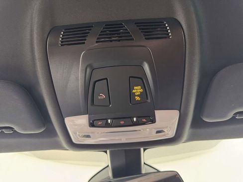 Used 2020 BMW i8 Coupe image 24