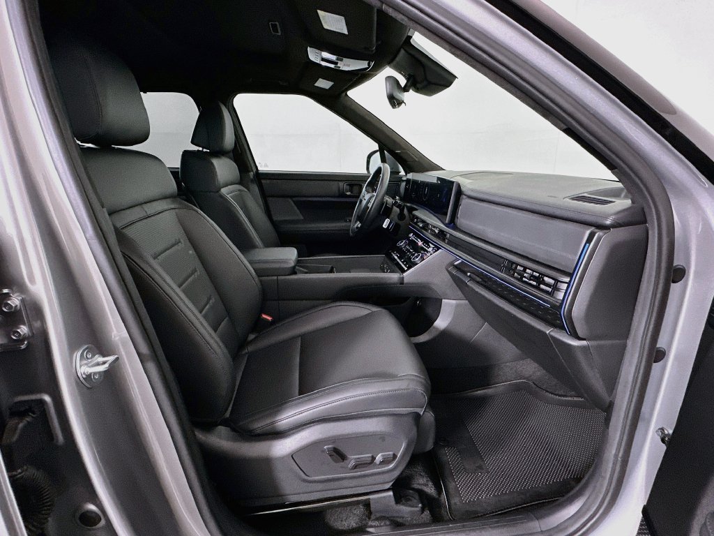 Certified 2025 Hyundai Santa Fe Calligraphy FWD image 31