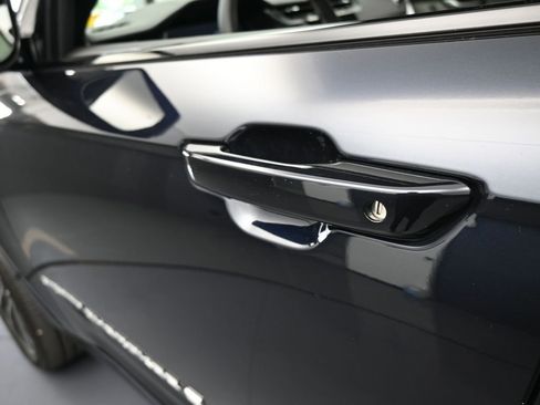 Used 2024 Jeep Grand Cherokee Overland w/ Luxury Tech Group IV image 39