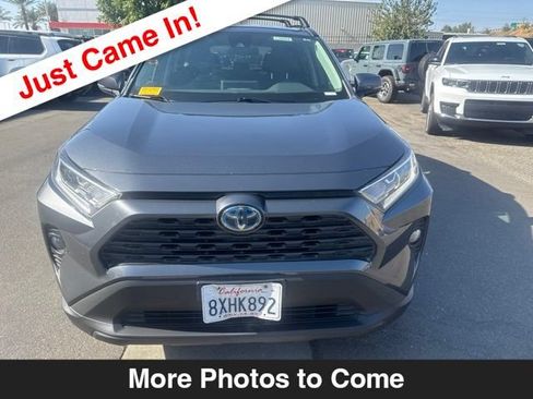 Used 2021 Toyota RAV4 XLE AWD/4WD image 9