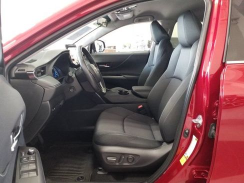 Used 2023 Toyota Venza LE AWD/4WD image 12