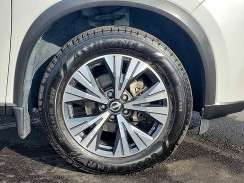 Used 2022 Nissan Rogue SV w/ SV Premium Package image 8