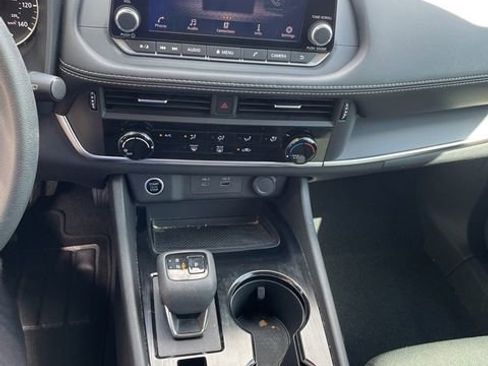 Used 2023 Nissan Rogue S image 9