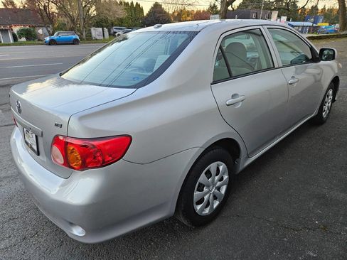 Used 2010 Toyota Corolla LE image 5