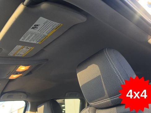 Used 2022 Nissan Frontier SV AWD/4WD image 24