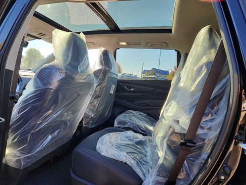 New 2025 Subaru Ascent Bronze Edition image 5