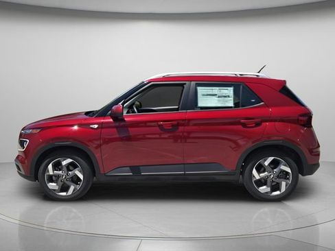 Certified 2025 Hyundai Venue Limited FWD image 3