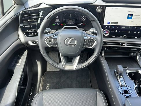 Used 2026 Lexus RX 450h AWD w/ Convenience Package image 12