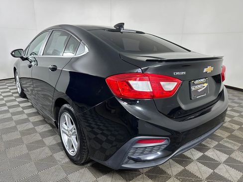 Used 2016 Chevrolet Cruze LT FWD image 3