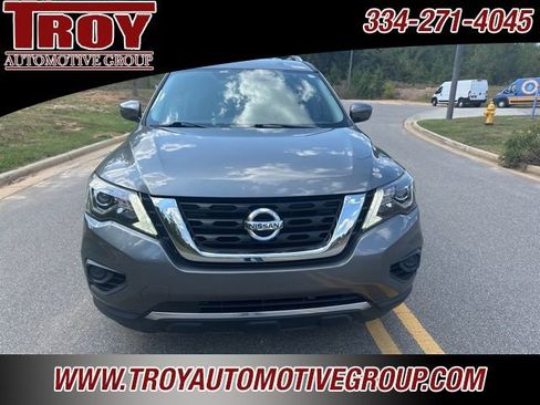Used 2020 Nissan Pathfinder S image 2