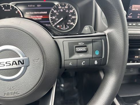 Used 2021 Nissan Rogue SV image 15