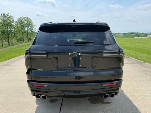 Used 2024 Chevrolet Traverse RS AWD/4WD image 4