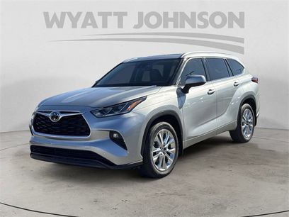 Used 2023 Toyota Highlander Limited