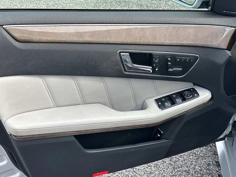 Used 2010 Mercedes-Benz E 350 Sedan image 13