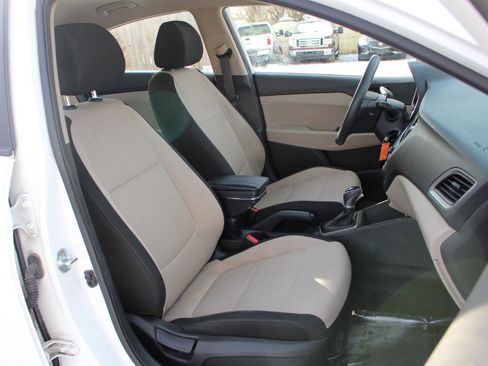 Used 2019 Hyundai Accent SE FWD image 36