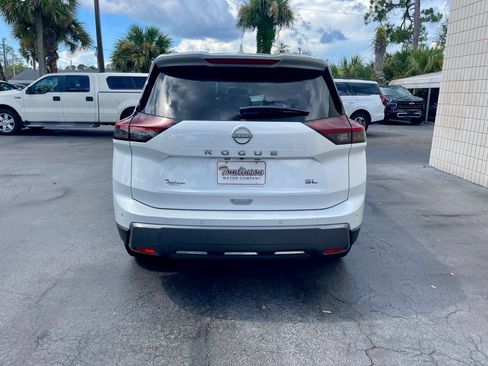 Used 2026 Nissan Rogue SL FWD image 4