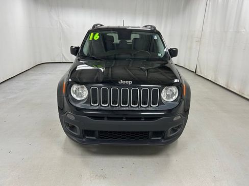 Used 2016 Jeep Renegade Latitude w/ Cold Weather Group AWD/4WD image 3