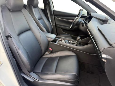 Used 2019 MAZDA MAZDA3 Hatchback FWD image 17