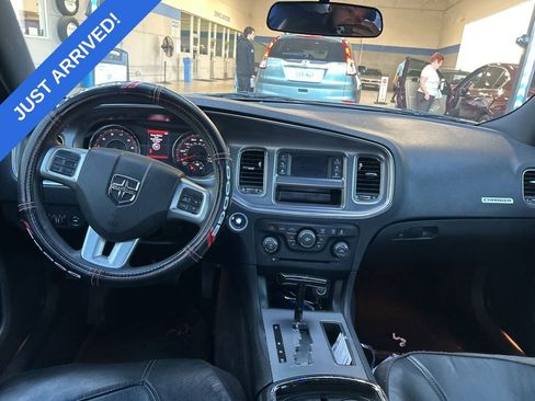 Used 2012 Dodge Charger SE image 5