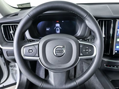 Used 2025 Volvo XC60 B5 Core AWD/4WD image 10