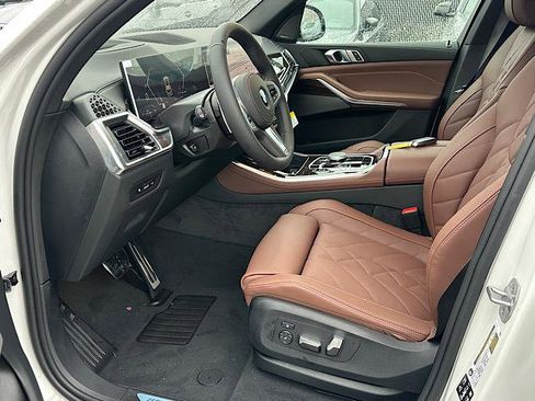 New 2026 BMW X5 xDrive40i w/ M Sport Package image 4