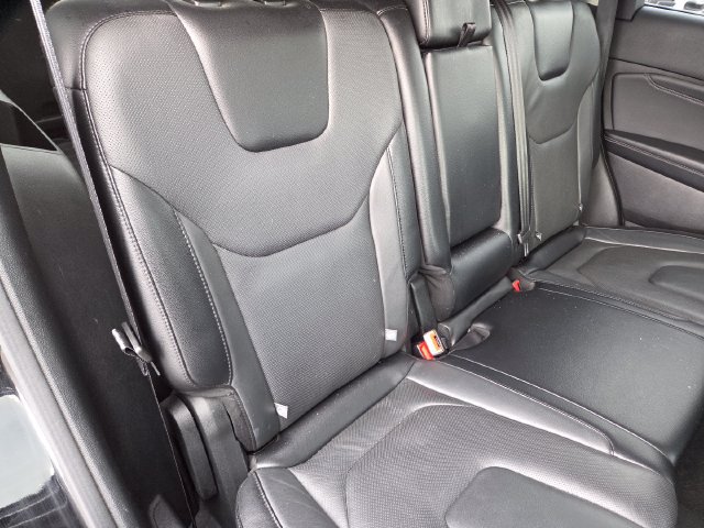 Used 2018 Ford Edge Titanium w/ Equipment Group 301A AWD/4WD image 19