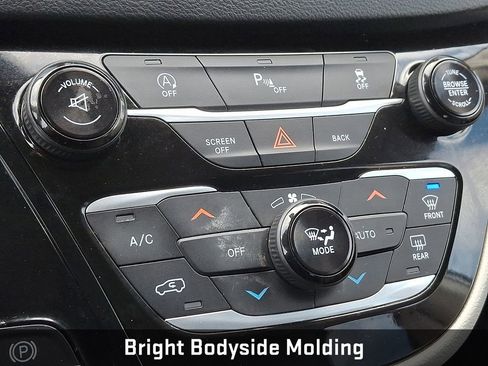 Used 2017 Chrysler Pacifica Touring-L image 20