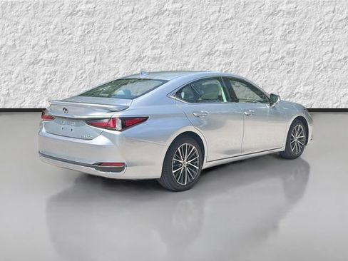 Used 2025 Lexus ES 300h w/ Premium Package FWD image 3