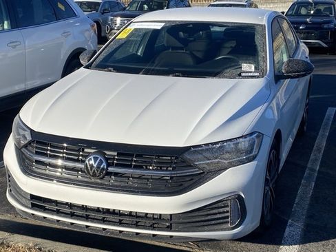 Certified 2024 Volkswagen Jetta Sport image 2