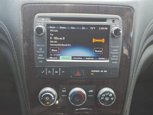 Used 2017 Chevrolet Traverse LT w/ Style and Technology Package AWD/4WD image 18